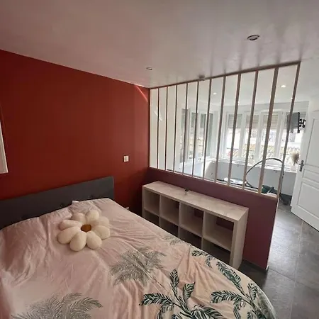 , Proche , Phare , Centre