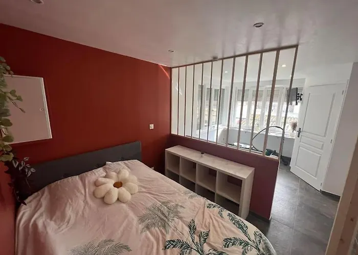 , Proche , Phare , Centre